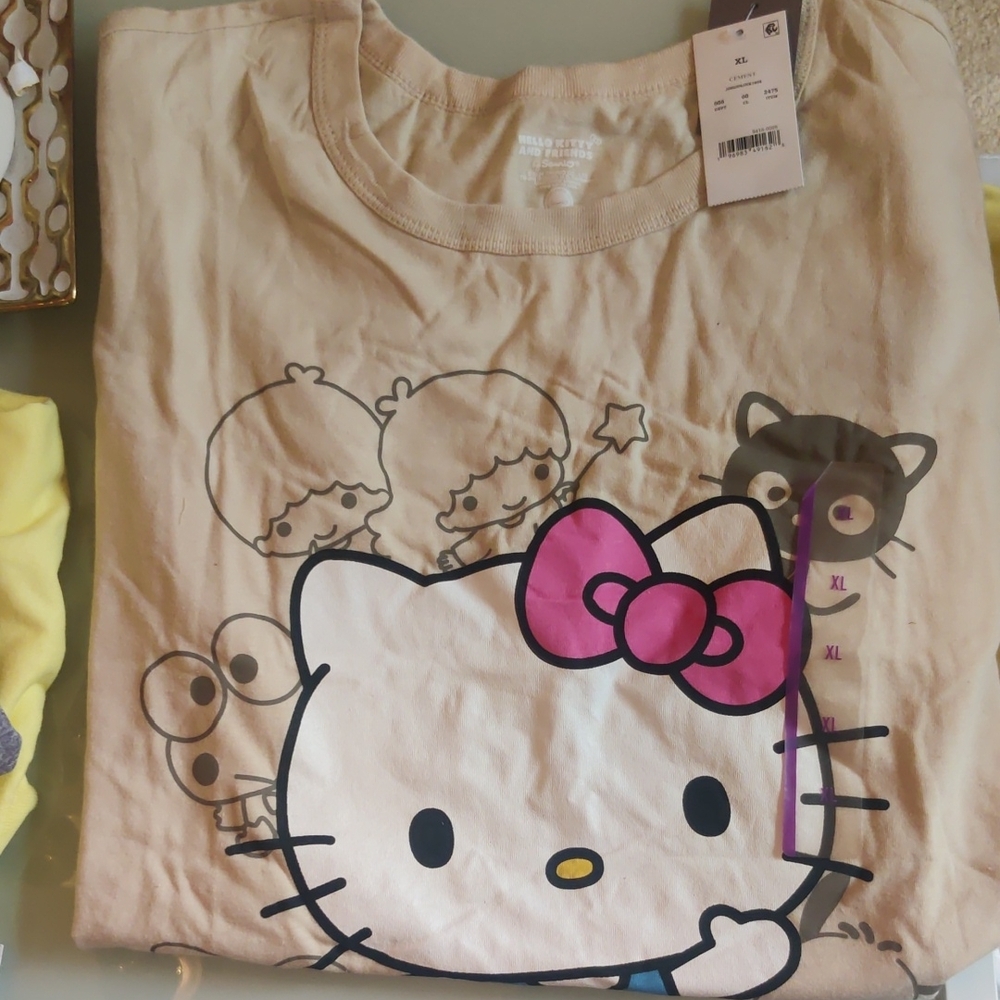 Hello Kitty Graphic Tee